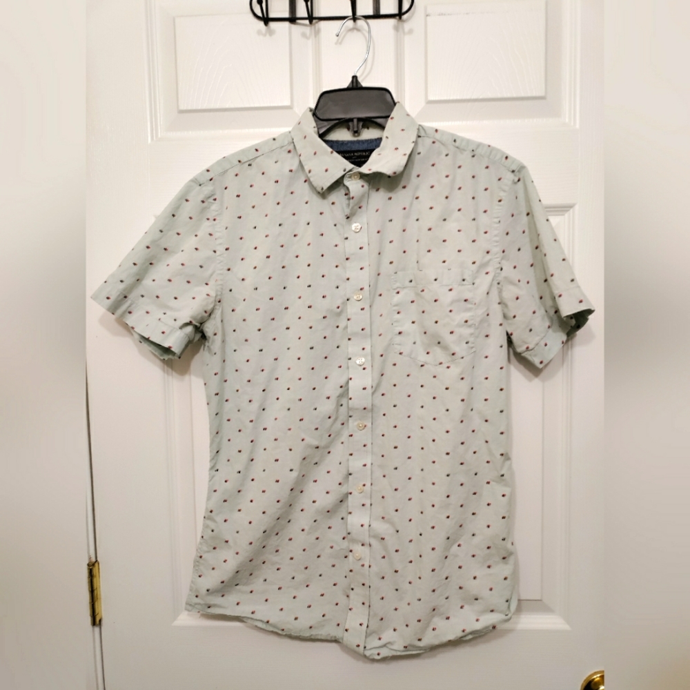 👔Banana Republic Button Down Shirt.